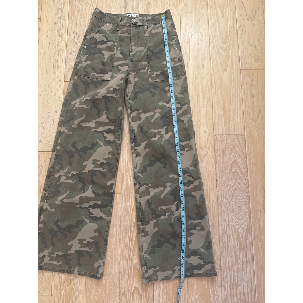 DAZE Women Pants Camo High Waisted Wide Leg Utility Cargo Military 27 - Picture 4 of 7